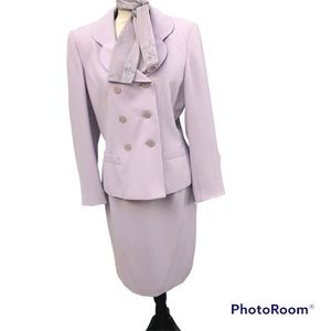 NWOT Lavender color skirt /Blazer suit with neck scarf size 10